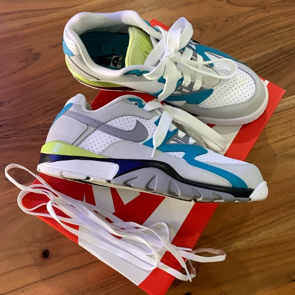 ✈️ Used like new Mens Air cross Trainer 3 Low - Picture 3 of 12